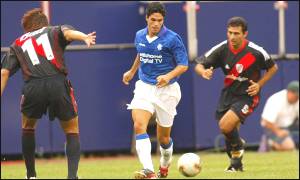 Mikel Arteta in action against River Plate