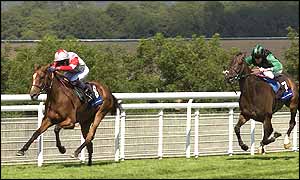 Michael Kinane and Jardines Lookout open up a lead in the Goodwood Cup