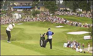 Bennett ended Thursday's first round two shots behind the leader but is now ahead with six under par