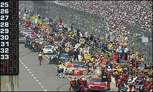 Bill Elliott dropped to fifth at his final pitstop but recovered to win