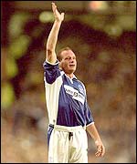 Exeter City have offered Paul Gascoigne �10,000 a week