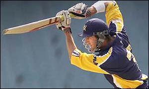 Matthew Elliott shows the bowler a straight bat