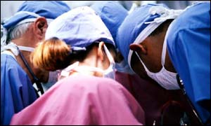 surgeon huddle