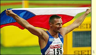 Roman Sebrle celebrates gold