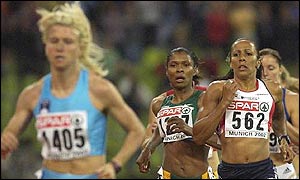 Ceplak (left) leads the field home in the 800m