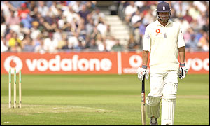 Robert Key leaves the field at Trent Bridge
