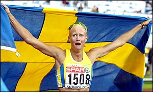 19-year-old Carolina Kluft confirms her status as a rising star as she beats home favourite Sabine Braun to win the heptathlon with 6,542 points