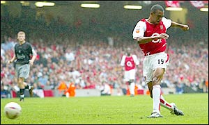 Arsenal substitute Gilberto Silva gets off on the right foot as his sweet strike wins the game for the Gunners