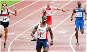 The British quartet of Christian Malcolm, Darren Campbell, Marlon Devonish and Dwain Chambers lead from the start and cruised to victory in 38.19 seconds