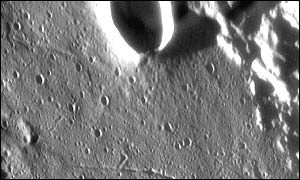 The rim of the lunar crater Taruntius (European Southern Observatory)