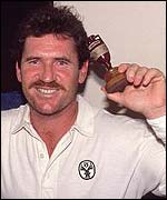 Allan Border celebrates winning back the Ashes in 1989