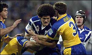 Willie Mason bursts through the Parrramatta defence