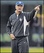 Luiz Felipe Scolari takes a Brazil training session 