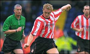 Lilian Laslandes in action for Sunderland during a pre-season friendly in 2001