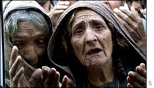 Hungry Afghan women AP