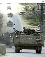 Israeli tanks in Ramallah in 2002