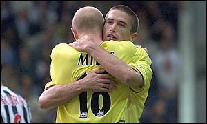 Harry Kewell opens the scoring in the 38th minute 