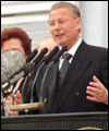 President Rudolf Schuster addresses citizens from the Presidential Palace in Bratislava in 1999