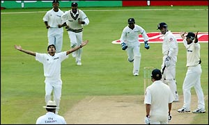Agarkar celebrates the big wicket of Michael Vaughan