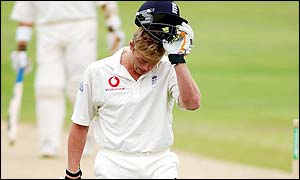 Flintoff is out for his fourth duck at Headingley in as many Test innings