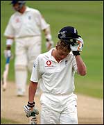 Flintoff returns to the pavilion