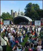 Cardiff Mardi Gras crowds