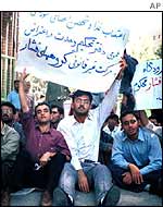 Iranian students demonstrate