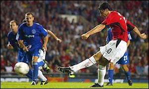 Ruud van Nistelrooy strikes home Manchester United's 4th goal from the penalty spot