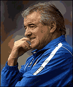 Leeds manager Terry Venables bites his nails as he watches Leeds lose at St Andrews