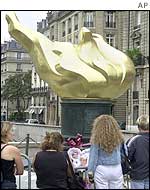 Flame of Liberty monument, Pars