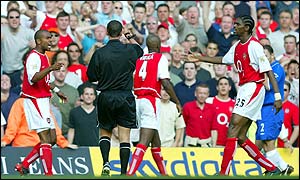 Referee Andy D'Urso sends off Arsenal's Patrick Vieira in the game against Chelsea