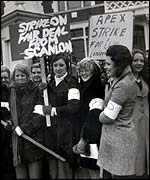 Picture of AUEW strike in 1974