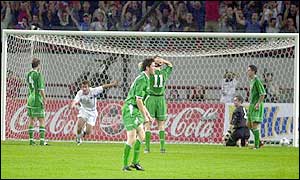 Alexander Kerzhakov scores Russia's third