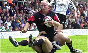 Mike Tindall tracks back to keep Tom Shanklin out