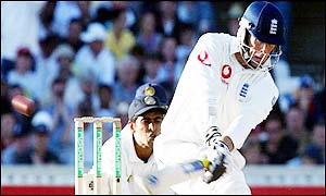 Trescothick soon reaches his half century at the start of England's second innings