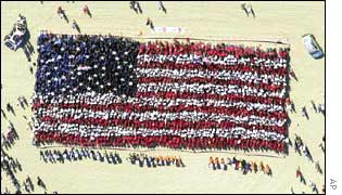 Thousands of people form a US flag in Australia
