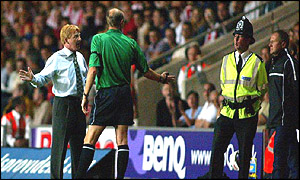 Saints boss Gordon Strachan is sent off by referee Steve Bennett