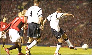 Bolton pick up valuable points thanks to a 76th minute Kevin Nolan goal to cause an upset at Old Trafford