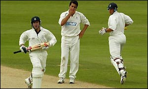 Nic Pothas scores runs, to Ormond's dismay