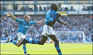Man City striker Shaun Goater celebrates his equalising goal