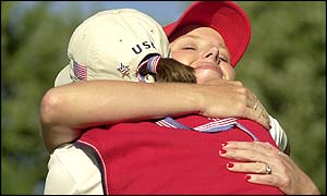 Emilee Klein (right) embraces US team-mate Laura Diaz 