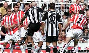 Alan Shearer scores Newcastle's second goal