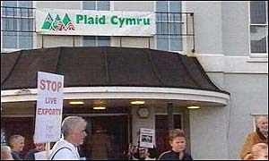 Plaid Cymru�s 2002 conference in the North Wales Theatre, Llandudno
