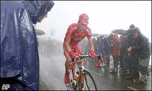 Danilo Di Luca finishes sixth after the tough mountainous stage