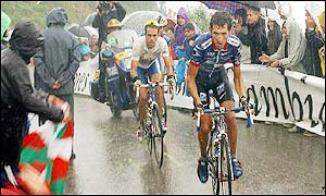 Heras wins his second stage to take the overall lead by 35 seconds