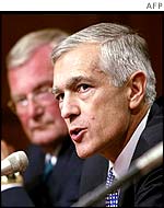 General Wesley Clark (r) and John Shalikashvili (L), John Shalikashvili, former chairman, Joint Chiefs of Staff