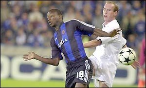 Lokomotiv's Dmitri Loskov is sent off eight minutes from time to ensure a frantic finish