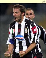 Juventus' Alessandro del Piero and Marco di Vaio both scored in the 5-0 win over Dynamo Kiev