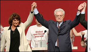 Sylviane Agacinski and Lionel Jospin campaigning in March 2002