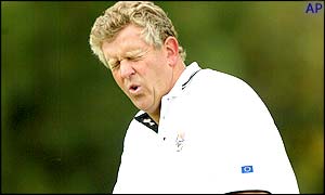 Colin Montgomerie shows his frustration at missing a birdie putt at the sixth